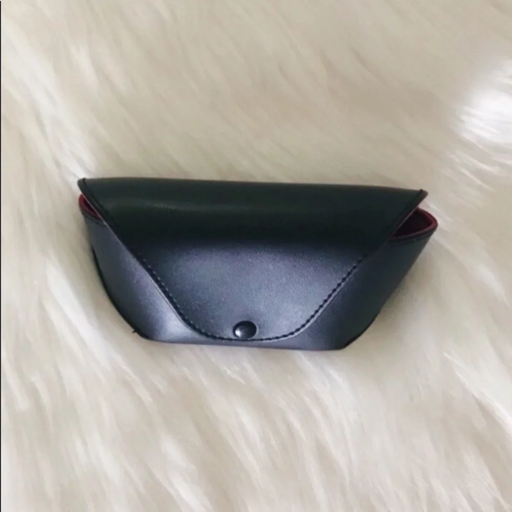 VS Victoria’s Secret Sunglasses Case